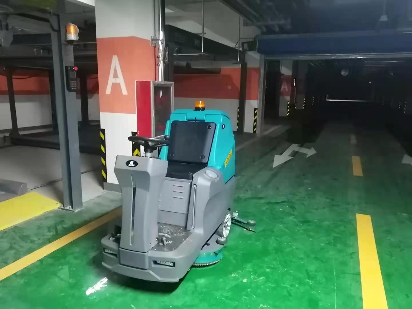 地下车库停车场引进洗地机清洁很重要